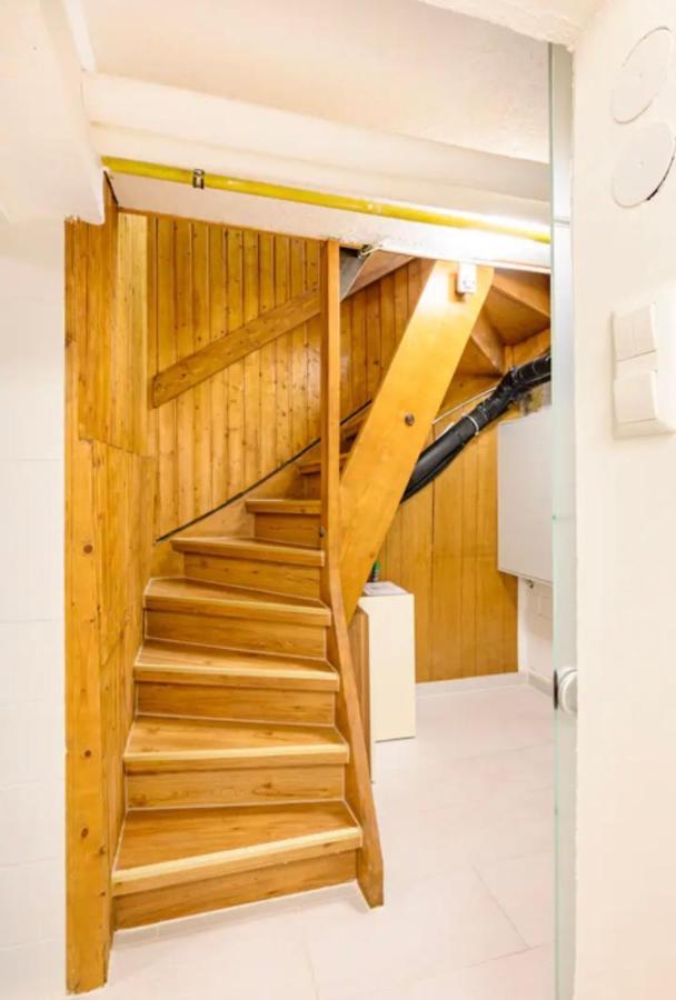 Guenstiges Gruenes Ferienzimmer Mit Separater Moderner Dusche Appartement