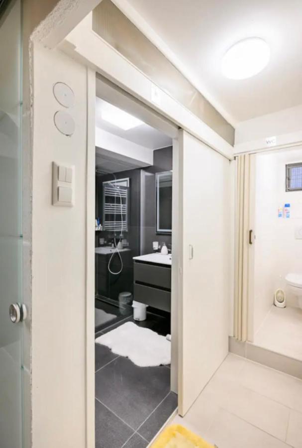 Guenstiges Gruenes Ferienzimmer Mit Separater Moderner Dusche Apartment *