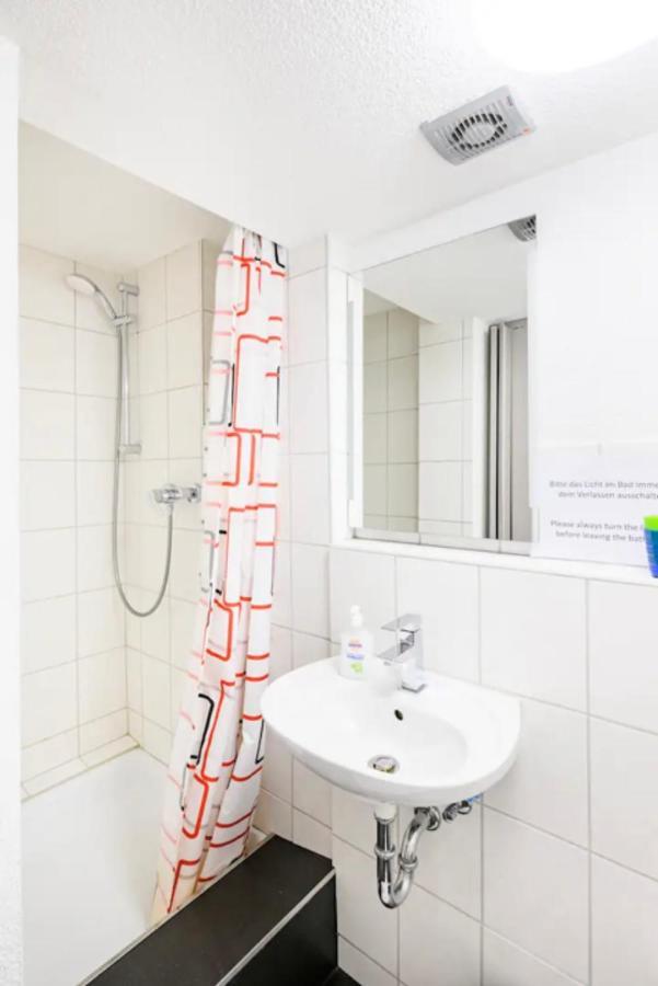 Apartment Guenstiges Gruenes Ferienzimmer Mit Separater Moderner Dusche *