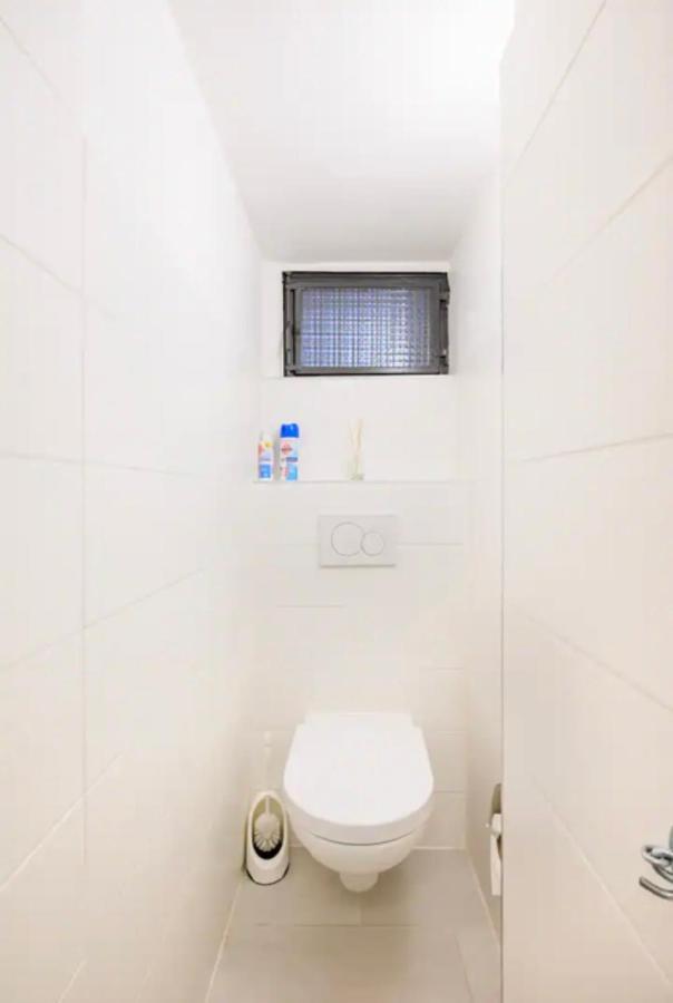 Apartment Guenstiges Gruenes Ferienzimmer Mit Separater Moderner Dusche