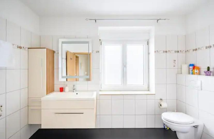 Appartement Guenstiges Gruenes Ferienzimmer Mit Separater Moderner Dusche *